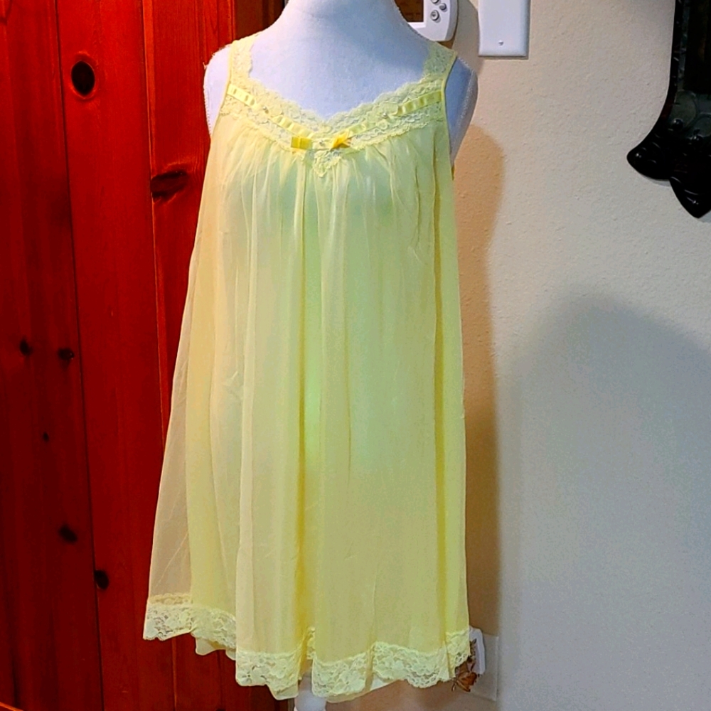 Vintage Vanity fair yellow nightie